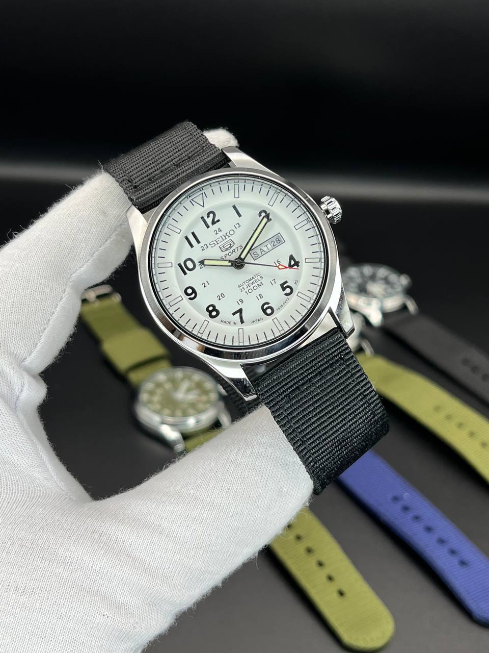 ساعت مردانه Seiko 5 مدل دو تقویمه_بند برزنت ضدآب